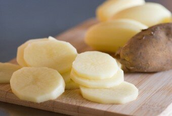9 cách làm đẹp từ củ khoai tây cực rẻ (1)